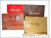 厂家生产环保手提纸袋，礼品手提纸袋，牛皮手提纸袋