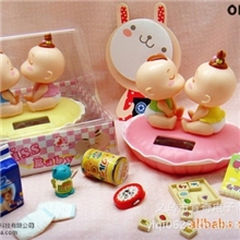 【热卖】普通款两小无猜青梅竹马亲嘴娃娃婴儿款摇头太阳能公仔