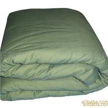 厂家批发棉被棉大衣棉裤绒衣多功能防寒大衣等防寒用品