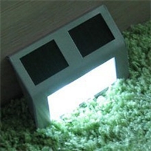 厂家新品供应H0303太阳能楼梯灯楼道灯感光功能2LED