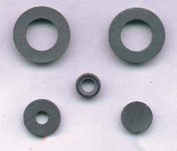 宁波磁铁厂供应永磁铁氧体磁铁、异性切割磁铁、模压圆环磁铁