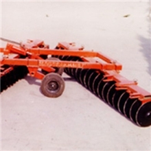 供应优质圆盘耙IBJ--4.4型40片折翼式中耙优质圆盘耙厂家