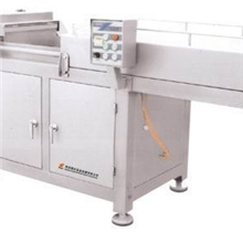 供应冻肉机，采用优质304不锈钢制造，对食品无污染,欢迎定制。