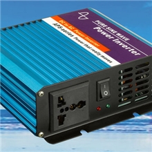 300W纯正弦波太阳能逆变器光伏，车载，家用逆变器，款式新颖。