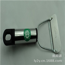 ２元厂家直销五金削皮刀五金工具钢刨拉刨日用百货小商品配货