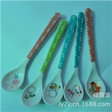 卡通儿童最新款塑料小勺子无臭无味不易变形宝宝小勺子2元配货