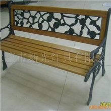 生产供应各类公园椅，庭院椅，铸铁伞座及各种铁、铝制家具