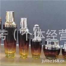 供应热火品牌喷色玻璃瓶整体即精致又美感提升产品价值