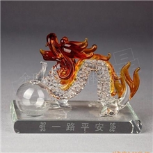汽车香水座，水晶龙，水晶龙香水瓶，龙年礼品香水厂家直销。水晶