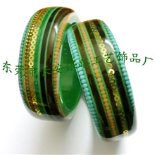 长期生产销售内嵌链条、半宝石圆珠等物件的波丽树脂手镯