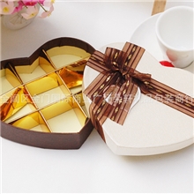 白色心形9格巧克力礼盒糖果盒点心盒包装盒分格包装盒批发