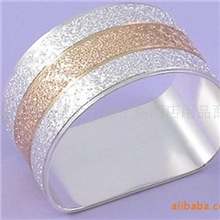 供应D形中间金银色餐巾圈金色餐巾圈合金餐巾圈亚克力餐巾圈