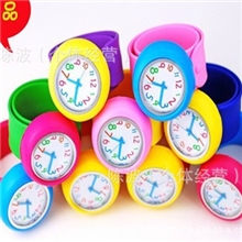 批发淘宝啪啪圈卡通可爱儿童果冻大圆小圆拍拍表男孩女孩手表