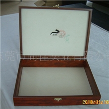 工艺礼品厂家供应高挡內饰丝印手饰盒尊贵贵族內饰木盒