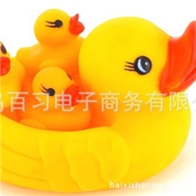 批发公仔婴儿童宝宝洗澡玩具戏水鸭子一捏会响母子鸭无味