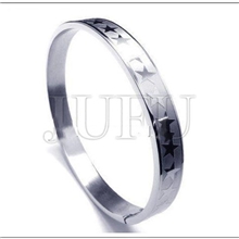 厂价订做金属手镯,金色手镯手环,镶钻手镯,不锈钢硅胶手镯