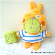 7659-CHICCO英国原单超柔刺绣兔子BB叫车挂外贸玩具批发