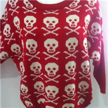 2013年秋冬新款红色黑色白色圆领套头宽松些休闲型蝙蝠衫长袖毛衣