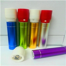 供应多功能2600毫安小圆柱充电宝带USB手电筒灯强光型移动电源