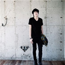 2013黑色V领情侣T恤男款,空白T恤,情侣装,男修身T恤定做@蒂艾服饰