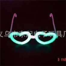 荧光眼睛架子心型眼镜发光眼睛组装配件荧光发夹夜市玩具批发