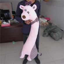 批发毛绒玩具睡鹿抱枕创意毛绒玩具长颈鹿生日礼物可爱娃娃