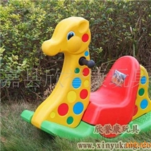 低价批发三色摇马,儿童单人摇马,塑料摇摇马,投标幼儿园摇摇马