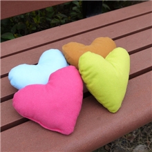 批发宠物窝配套枕头爱心小枕头配套玩具可配南瓜窝羊羔绒狗窝