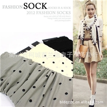 【外贸货源】潮*荐复古水玉点点收口细致皱褶小木耳花边设计短袜