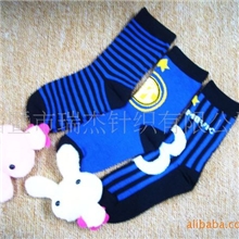 年末特卖144针全棉带提花6-10岁儿童中统两双包袜子批发混批