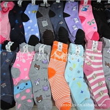 批发供应涤棉女袜卡通袜彩色卡通袜地摊袜专供低价袜批发