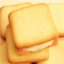 正品日本进口零食品Languly依度云呢拿奶油味夹心饼干138g批发