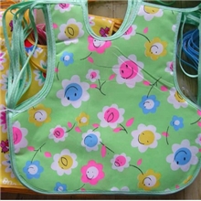 厂家直销口水围兜，吃饭围嘴，围嘴批发小号太阳花