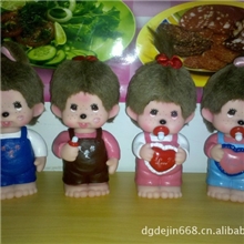 厂家制作新开发的蒙奇奇摇头存钱罐搪胶存钱罐