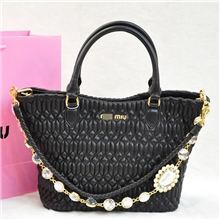 广州厂家批春夏新款皱皱小羊皮肩带两用桶包水晶链条配原版五金