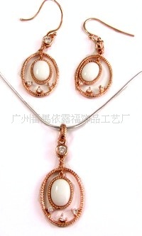 银饰品套装/925银镶嵌白色玛瑙耳环、吊坠套装