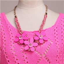 辣妈正传孙俪同款韩国精致木质花朵水晶短锁骨项链亏本甩卖批发