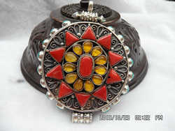 易禅斋西藏民族风纯银珊瑚嘎唔盒藏饰纯手工纯银制作厂家批发