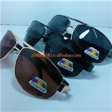 新款偏光太阳镜批发时尚男女通用太阳镜现货或订做