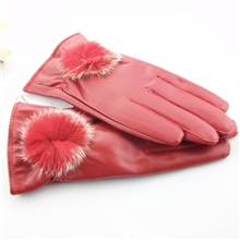 冬季新品女式加绒带毛球pu皮手套女士户外骑车保暖皮手套批发