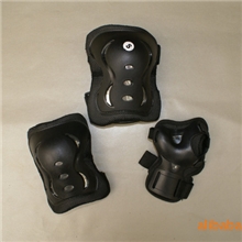 供应三鸿星溜冰鞋黑色高级蝴蝶护具：S109H