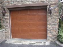 供应实木车库门高性能低价格