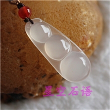 星空批发天然白玉髓佛豆吊坠长期大量现货供应四季平安豆挂坠