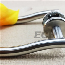 厂家直销工程配套五金配件不锈钢门把手、房门拉手