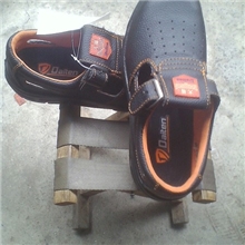 大盾防砸鞋劳保防护用品