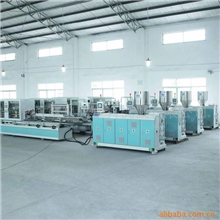 热销高产低成本木塑异型材双螺杆挤出机