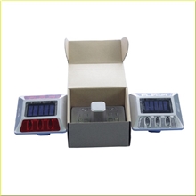 生产太阳能铸铝道钉灯塑料道钉灯钢化玻璃道钉灯各款式齐全