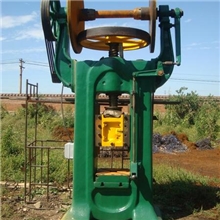 供应：二手摩擦压力机100摩擦压锻压机床