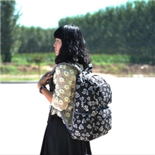 新款热卖旅行双肩背包，户外运动双肩背包休闲双肩背包