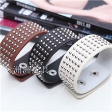 黑色韩版首饰男女通用情侣款多铆钉加狂野宽皮手链